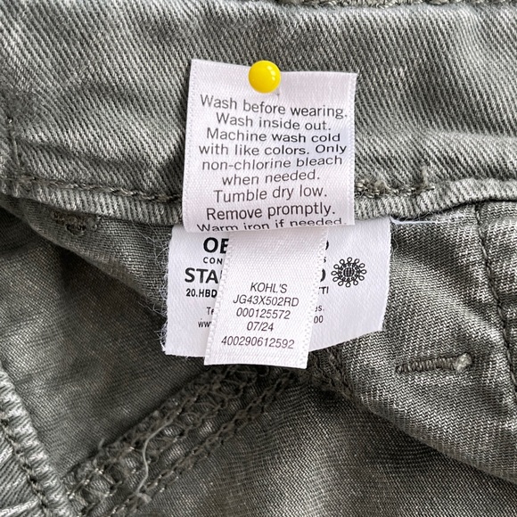 Juniors' SO® Low-Rise Distressed Wide Leg 6 Pocket Cargo Pants in Olive Forest - Picture 6 of 9